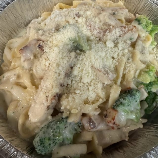 Chicken Alfredo Pasta.